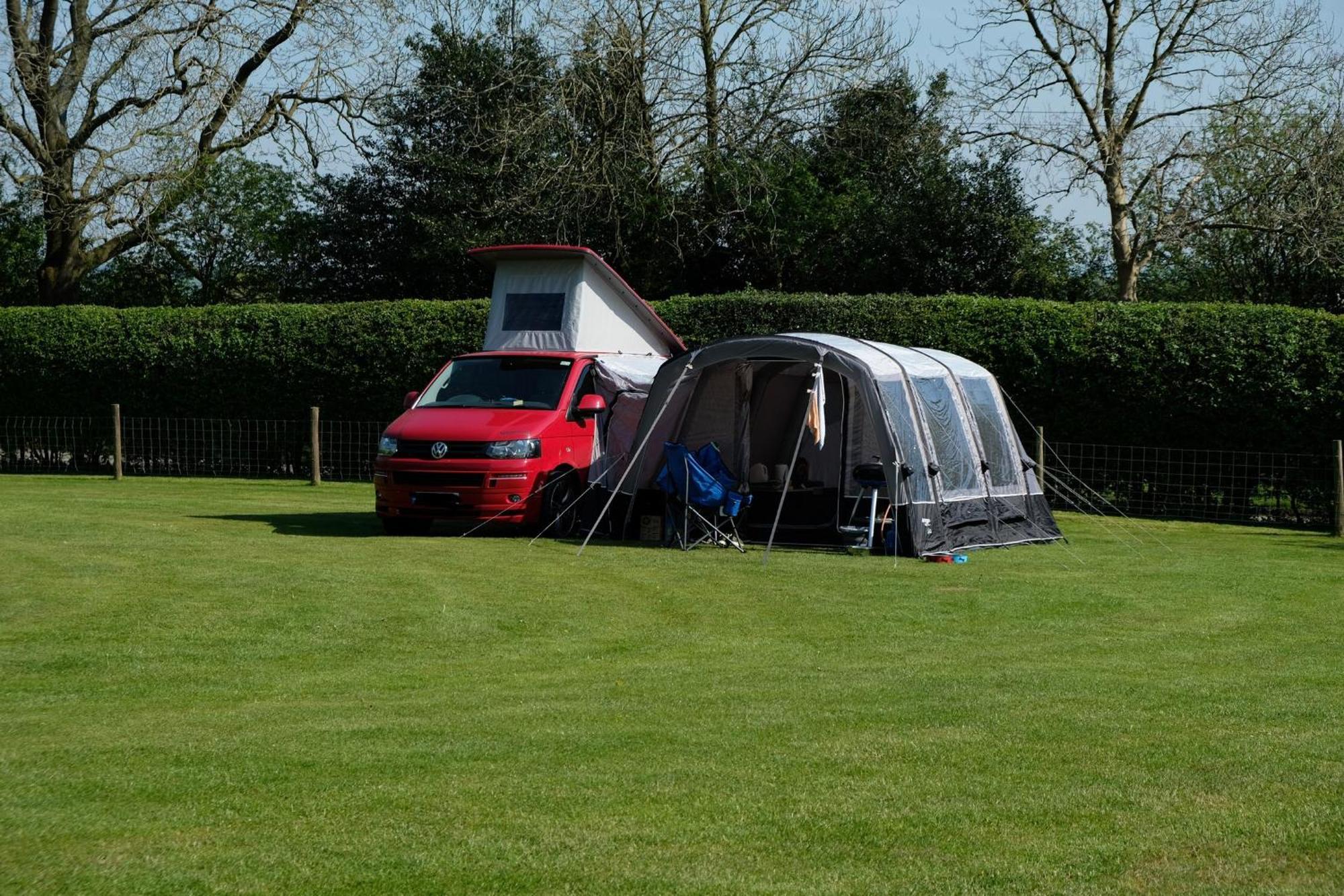 Bank Top Camping-North York Moors With Pitches For Caravans, Camper Vans And Tents Hotel Pickering Exterior photo