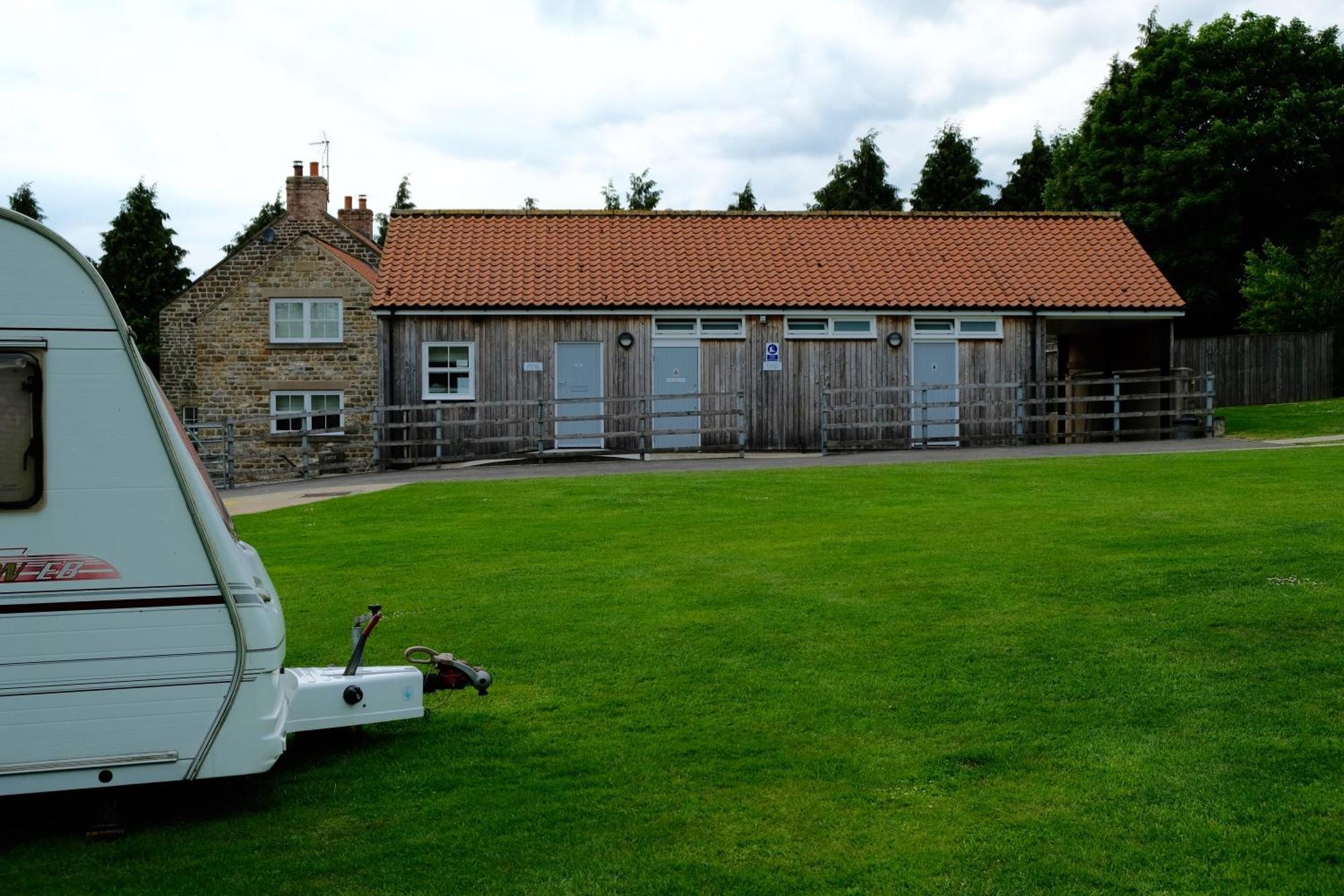 Bank Top Camping-North York Moors With Pitches For Caravans, Camper Vans And Tents Hotel Pickering Exterior photo