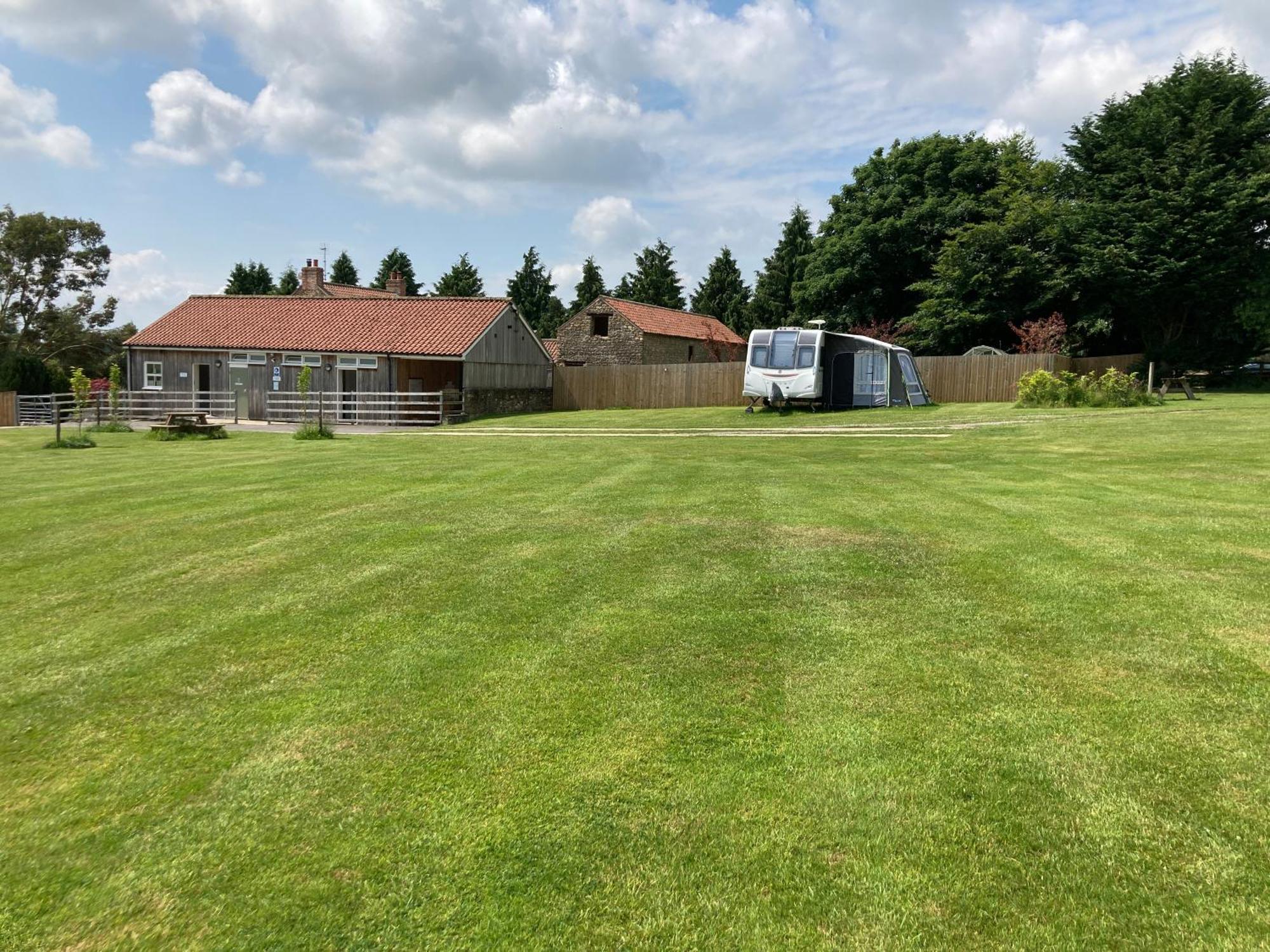 Bank Top Camping-North York Moors With Pitches For Caravans, Camper Vans And Tents Hotel Pickering Room photo